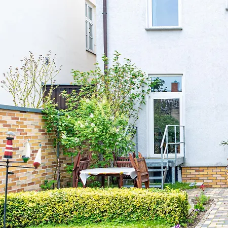 Haus Silko - Fewo In Top Lage - 3 Min Zum Strand Direkt Am Kurpark Rostock Exterior foto