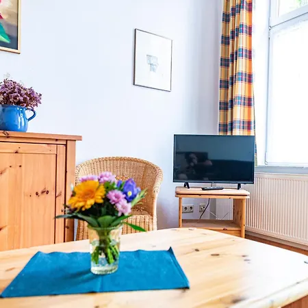 Haus Silko - Fewo In Top Lage - 3 Min Zum Strand Direkt Am Kurpark Rostock Exterior foto