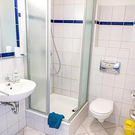 Haus Silko - Fewo In Top Lage - 3 Min Zum Strand Direkt Am Kurpark Rostock Zimmer foto