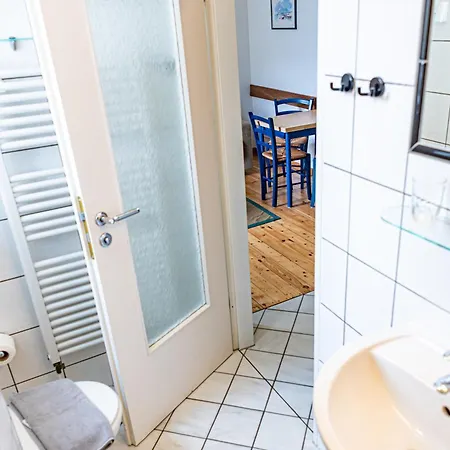 Haus Silko - Fewo In Top Lage - 3 Min Zum Strand Direkt Am Kurpark Rostock Zimmer foto