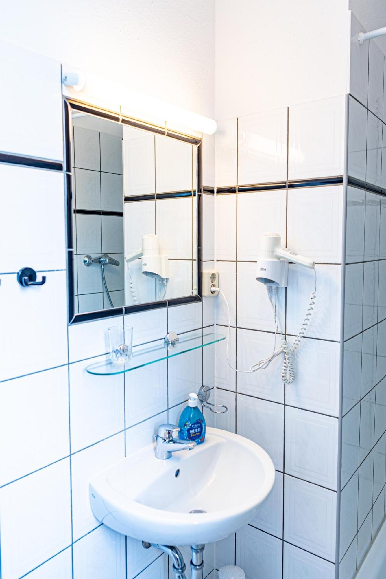 Haus Silko - In Lage - 3 Min Zum Direkt Am Kurpark * Rostock